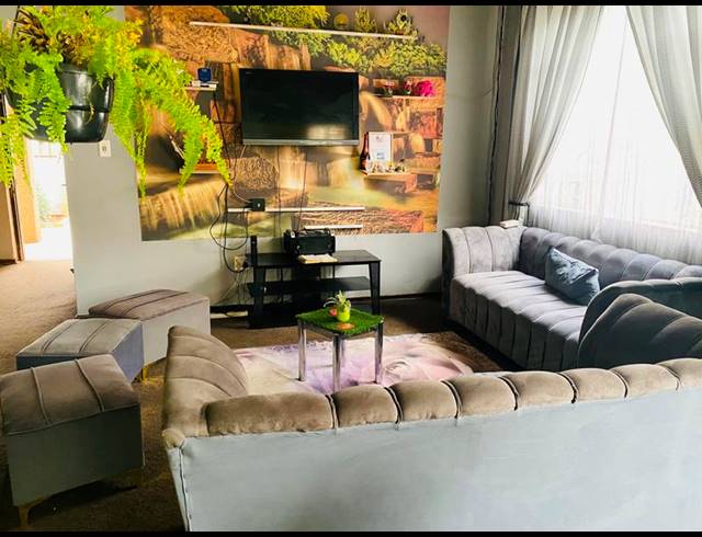 3 BEDROOM HOUSE FOR SALE IN KENSINGTON